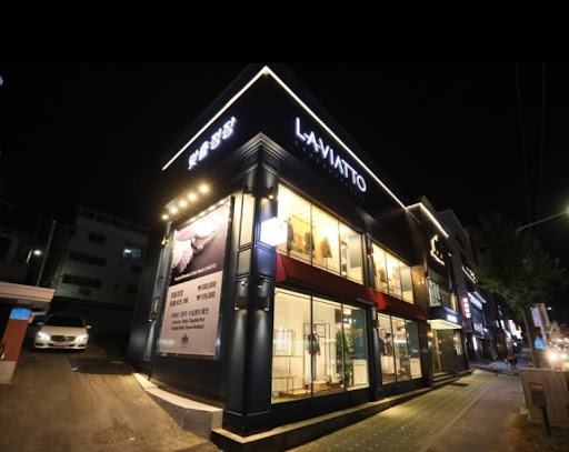 라비아또 대전점 - 자체개발된 100여벌의 사이즈 체킹복으로 더 쉽게 선택하세요